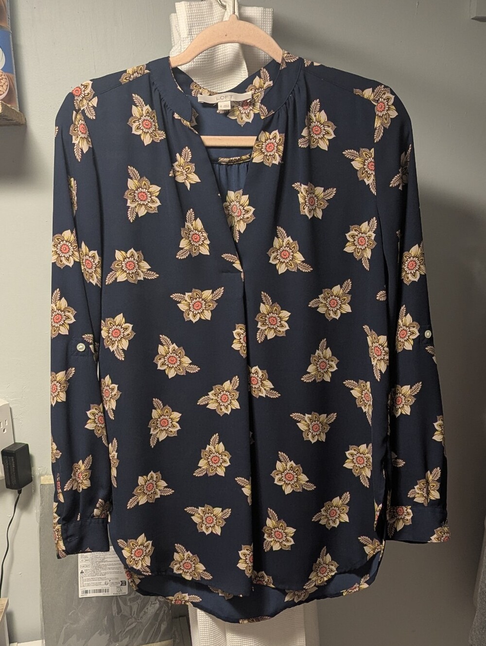 LOFT Faraway vintage vibe floral split neck tunic, relaxed XS